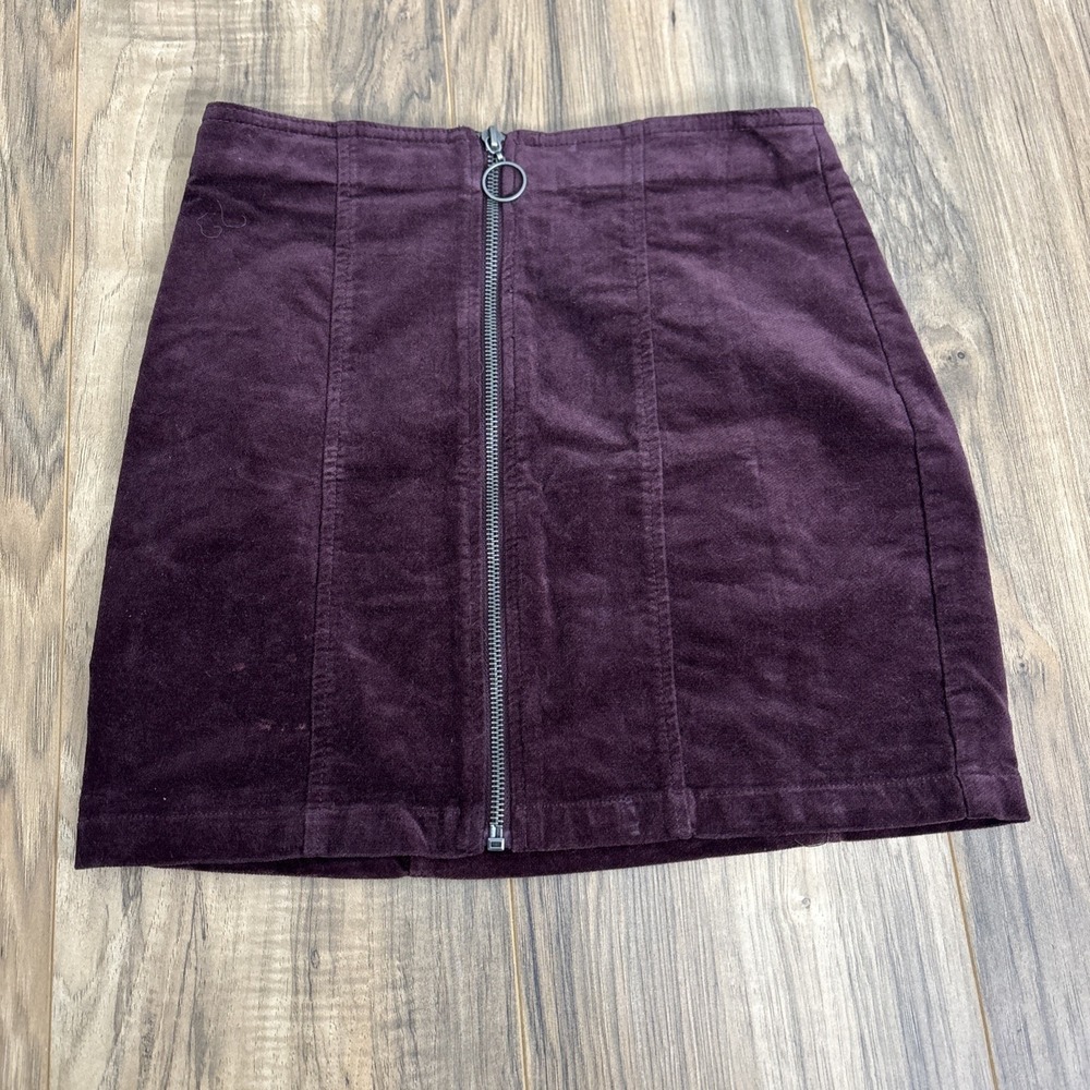 Forever 21 Women's Small Skirt‎ Purple Suede Front Zip
